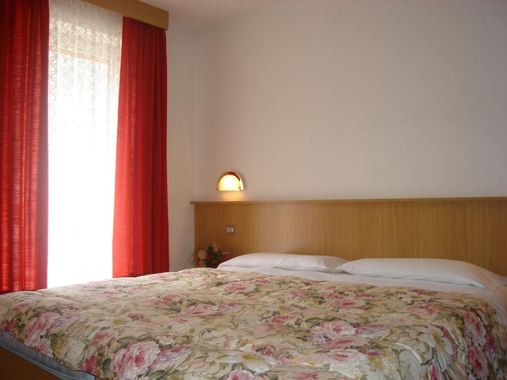 Appartamenti Villa Maria Canazei Oda fotoğraf